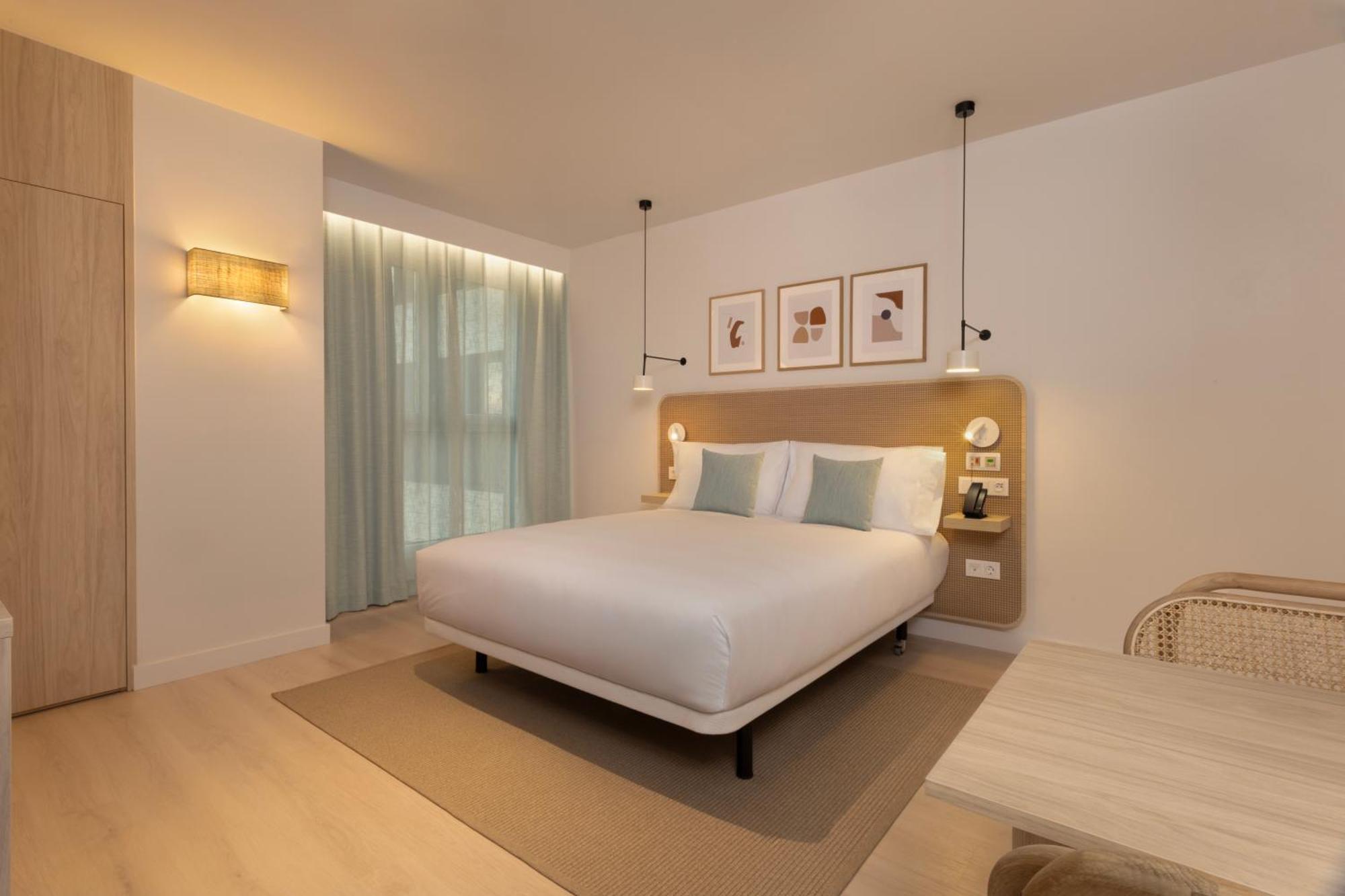Staybridge Suites & Apartments Malaga By Ihg Exterior photo